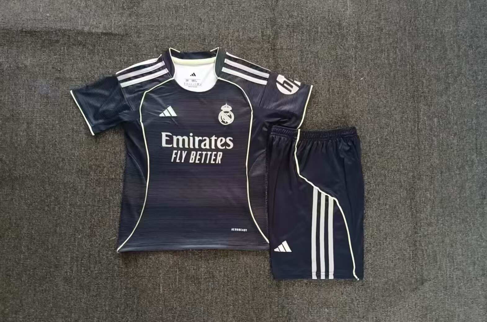 26 Real Madrid Fora Kit Infantil